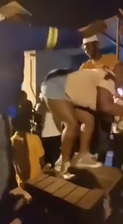 Drunk Mzansi Girl Dancing Flashing Big Booty